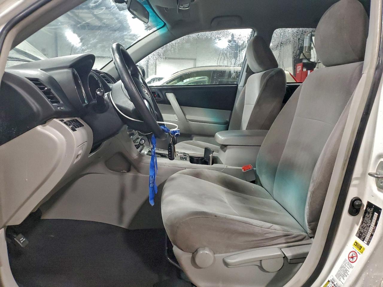 2012 TOYOTA HIGHLANDER BASE photo 13