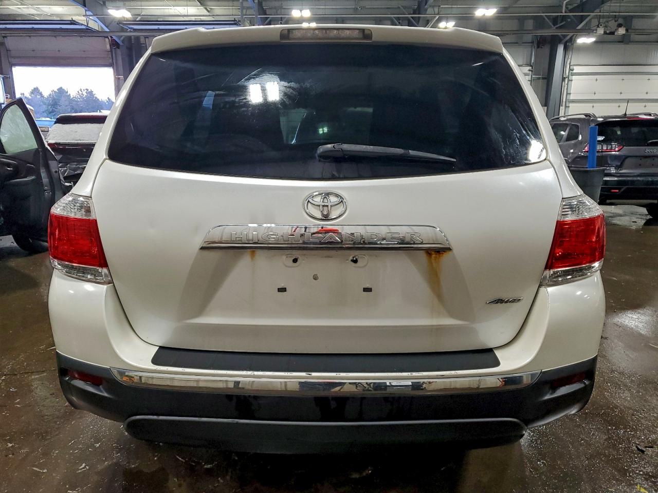 2012 TOYOTA HIGHLANDER BASE photo 11