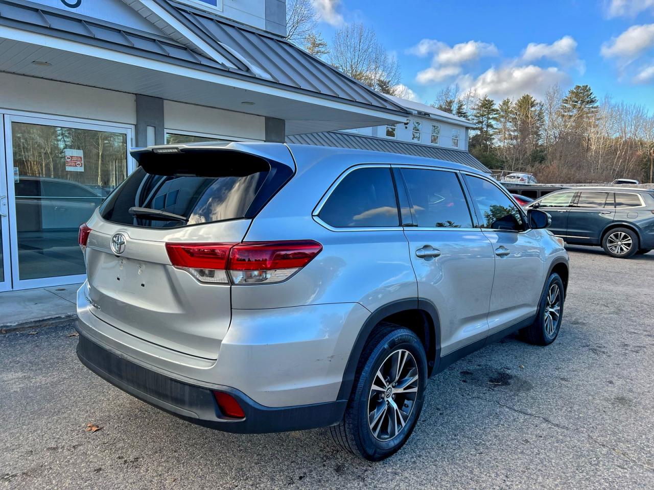 2019 TOYOTA HIGHLANDER LE photo 4