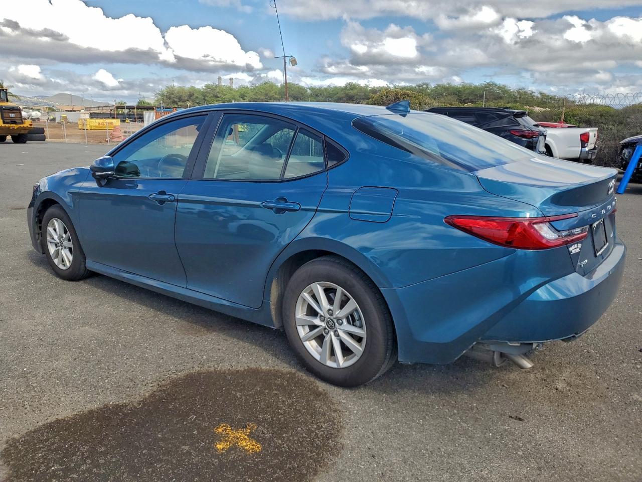 2025 TOYOTA CAMRY LE photo 3