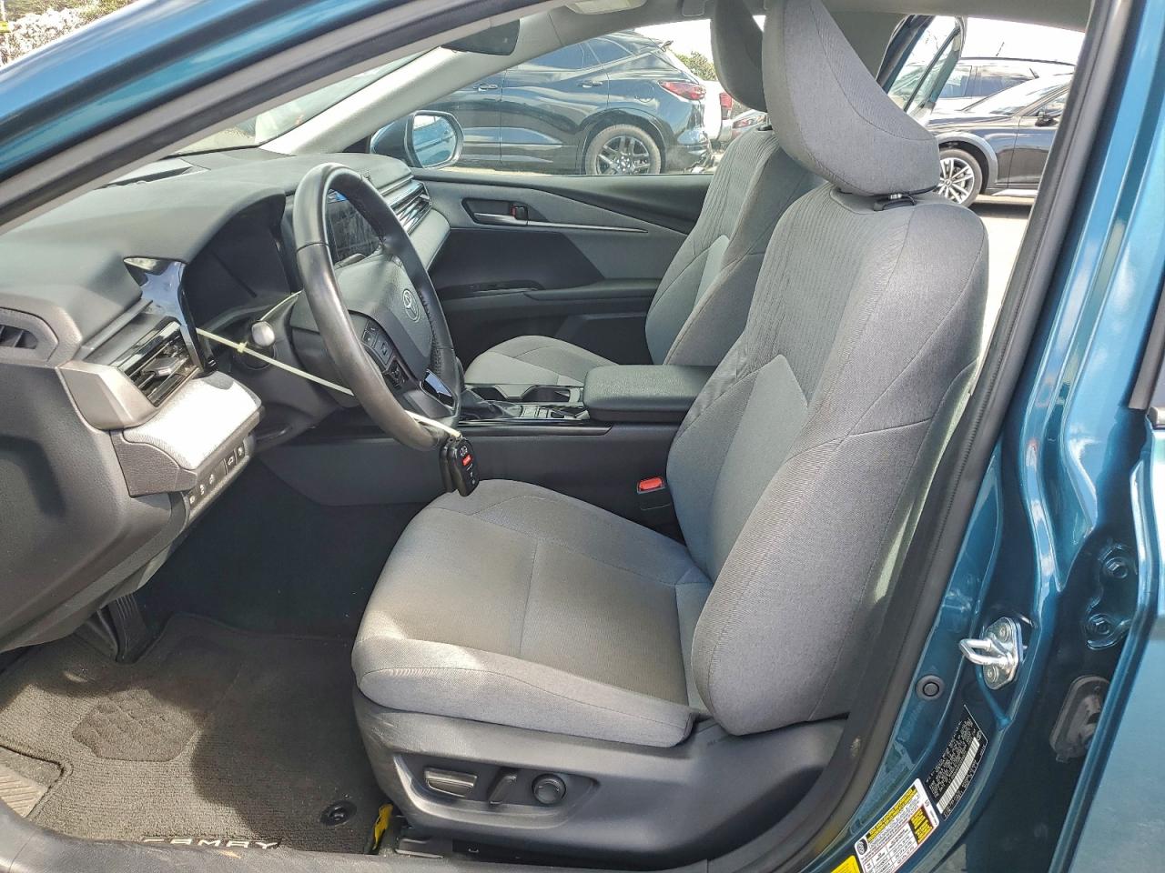 2025 TOYOTA CAMRY LE photo 13