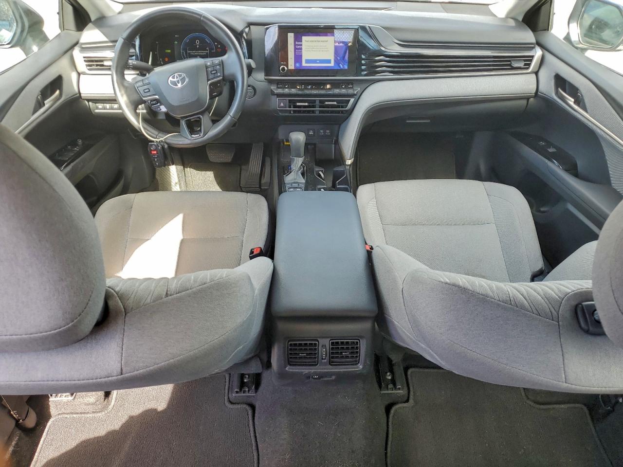 2025 TOYOTA CAMRY LE photo 15