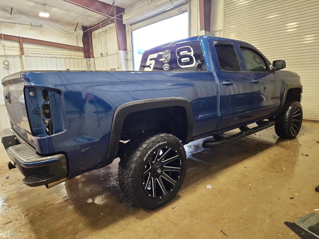 2017 CHEVROLET SILVERADO K1500 LT photo 3