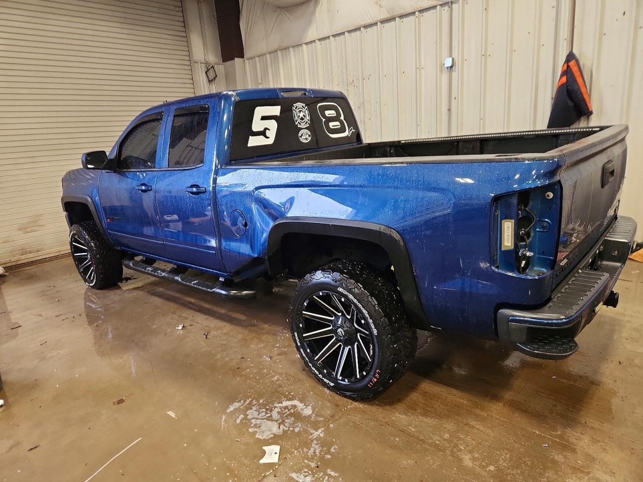 2017 CHEVROLET SILVERADO K1500 LT photo 2