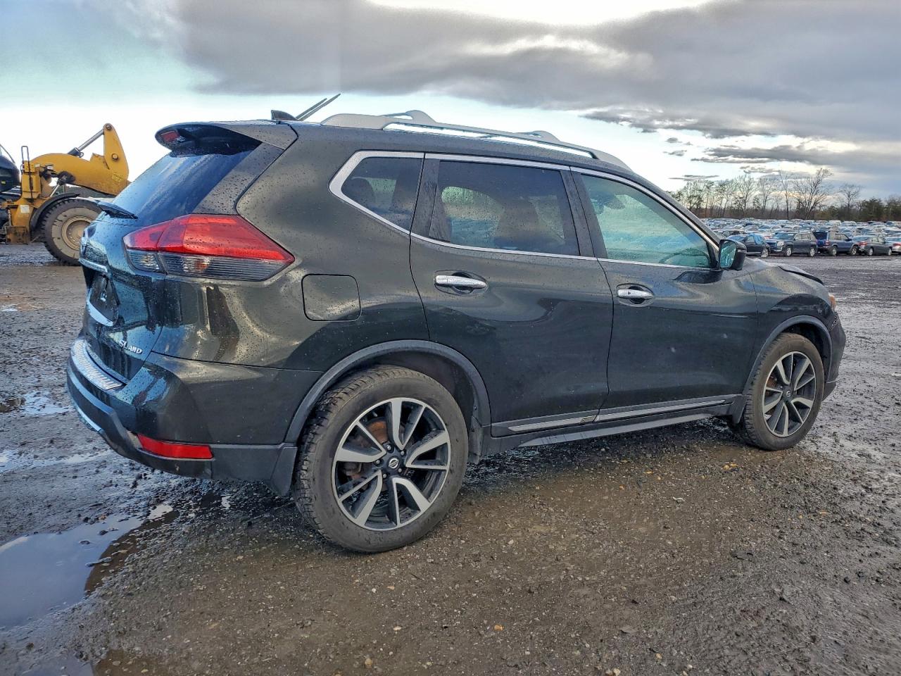 2017 NISSAN ROGUE SV photo 3