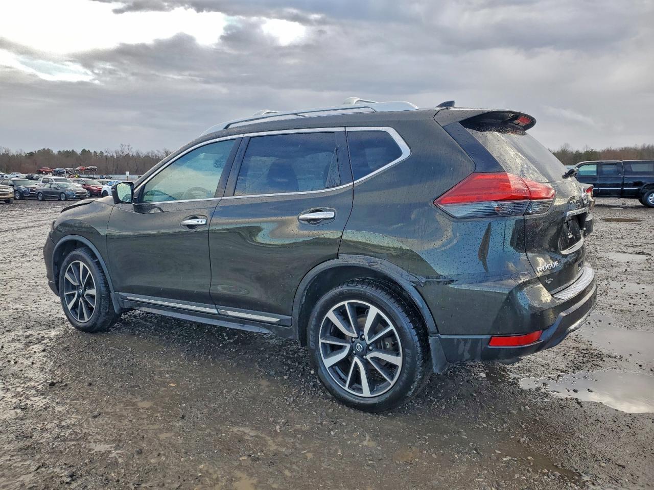 2017 NISSAN ROGUE SV photo 2