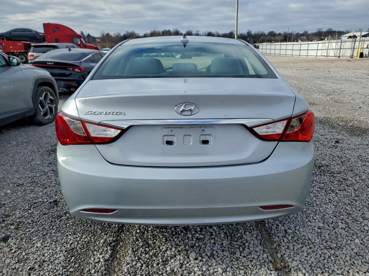 2011 HYUNDAI SONATA GLS photo 6