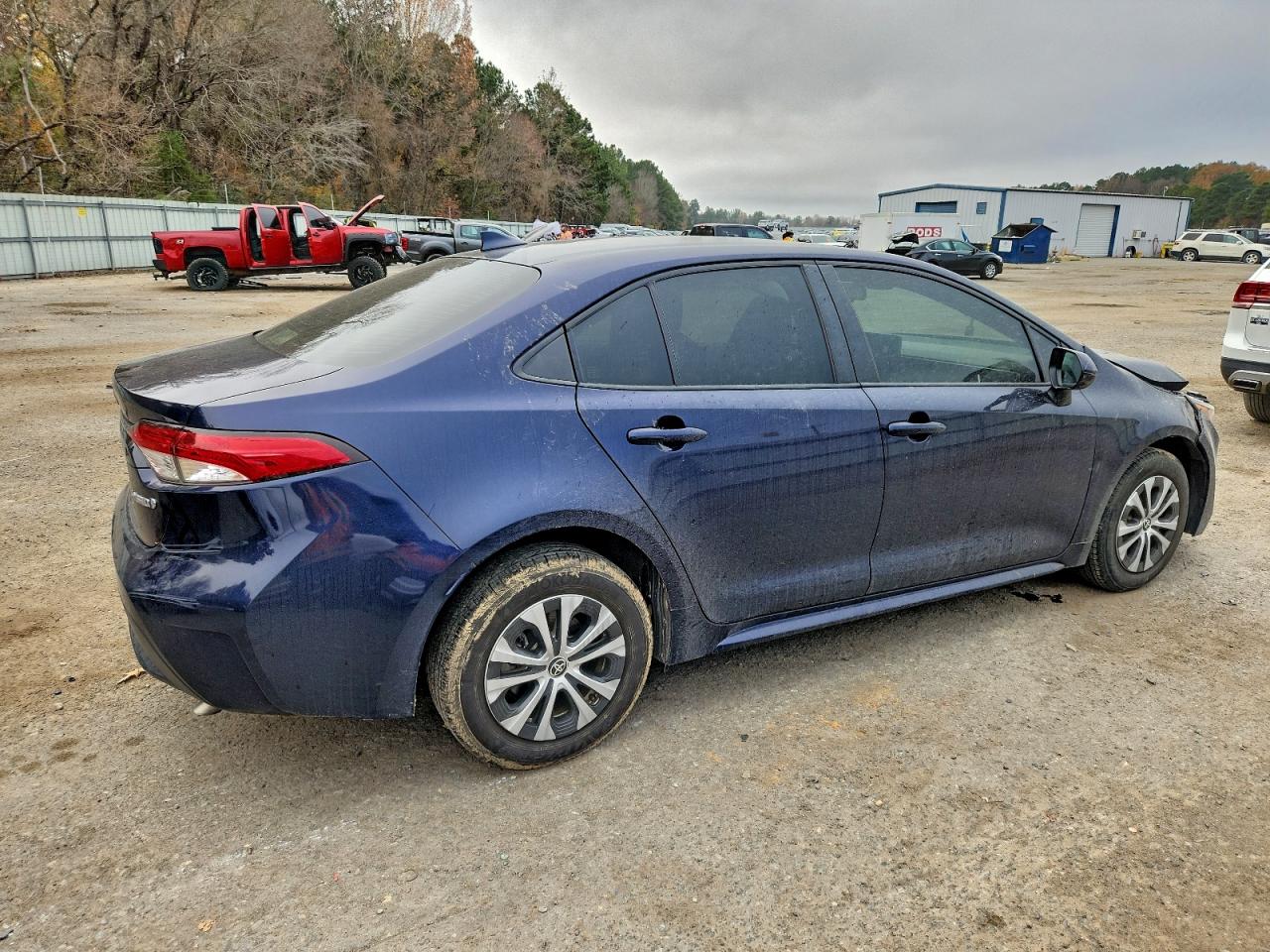 2022 TOYOTA COROLLA LE photo 3