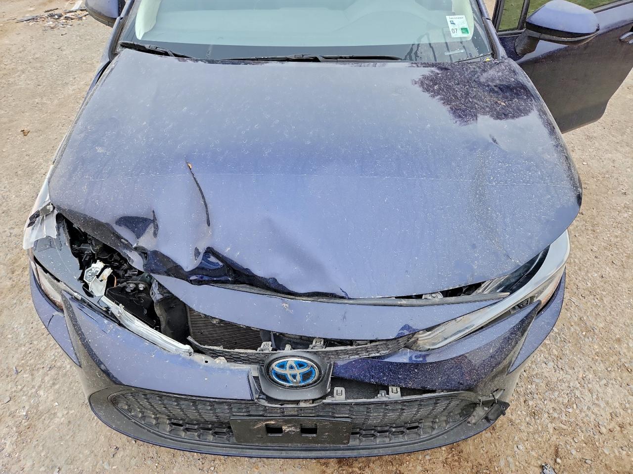 2022 TOYOTA COROLLA LE photo 11