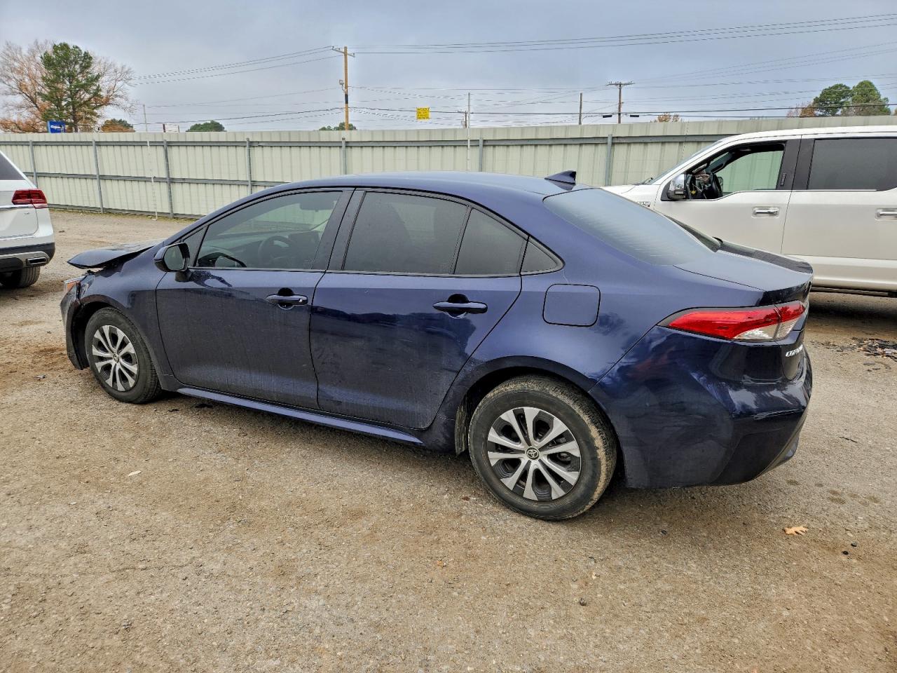 2022 TOYOTA COROLLA LE photo 2