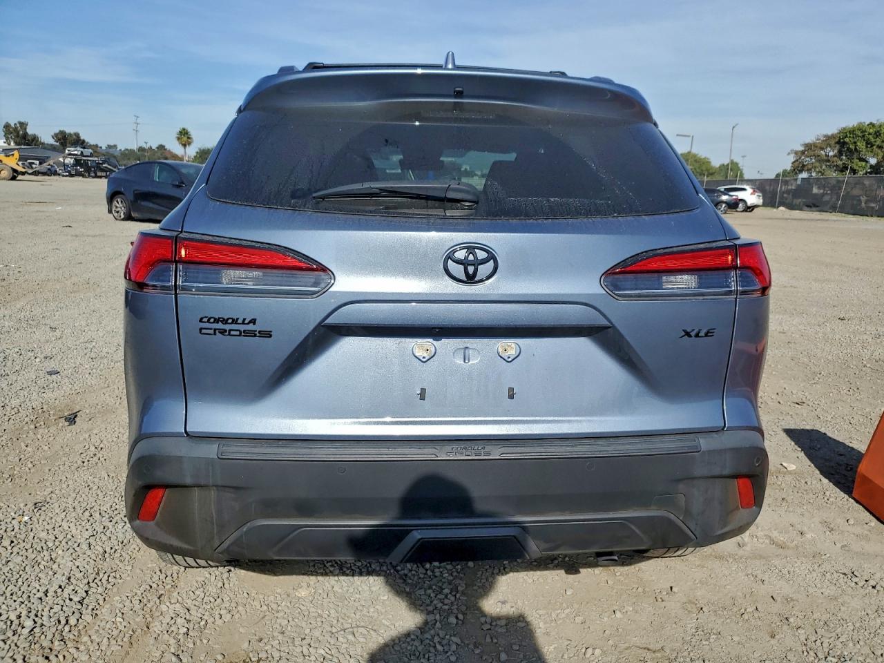2023 TOYOTA COROLLA CROSS XLE photo 11