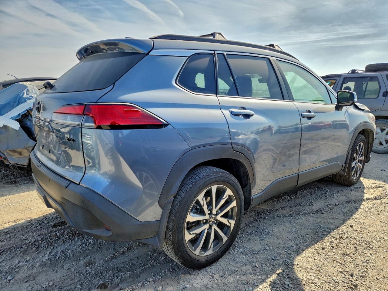2023 TOYOTA COROLLA CROSS XLE photo 5