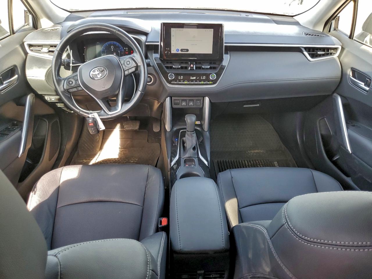 2023 TOYOTA COROLLA CROSS XLE photo 15