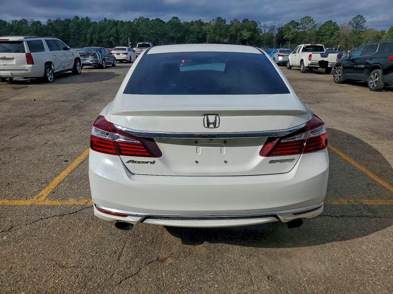 2017 HONDA ACCORD SPORT photo 6