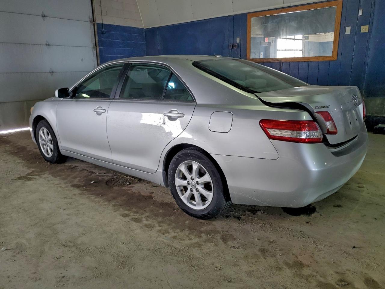 2011 TOYOTA CAMRY BASE photo 2