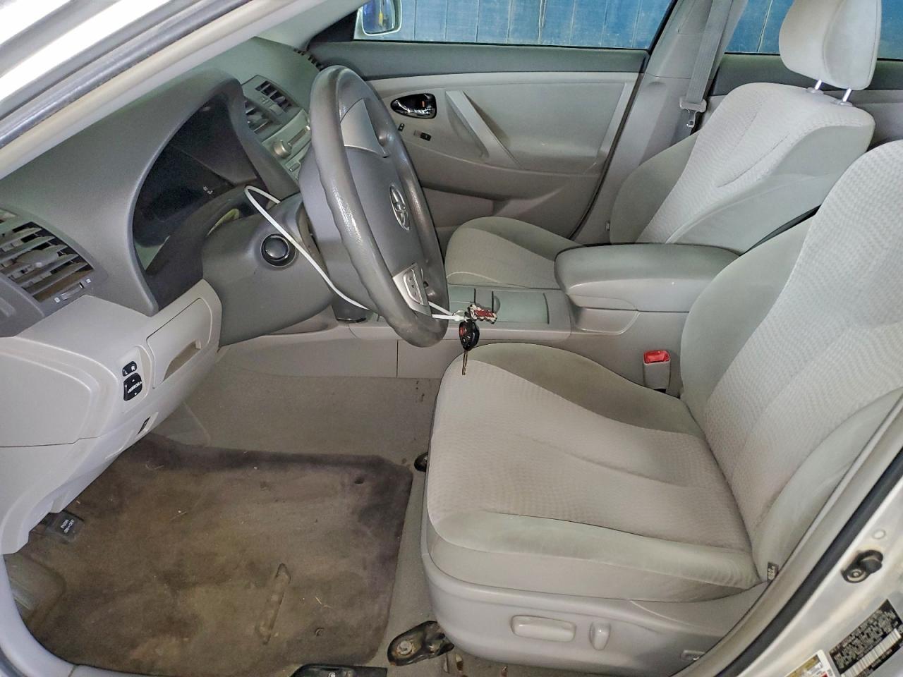2011 TOYOTA CAMRY BASE photo 7