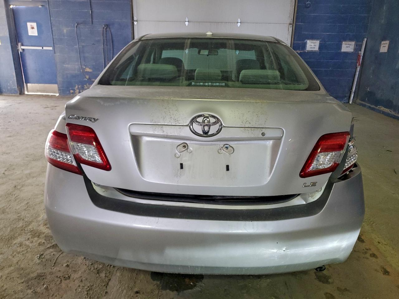 2011 TOYOTA CAMRY BASE photo 6