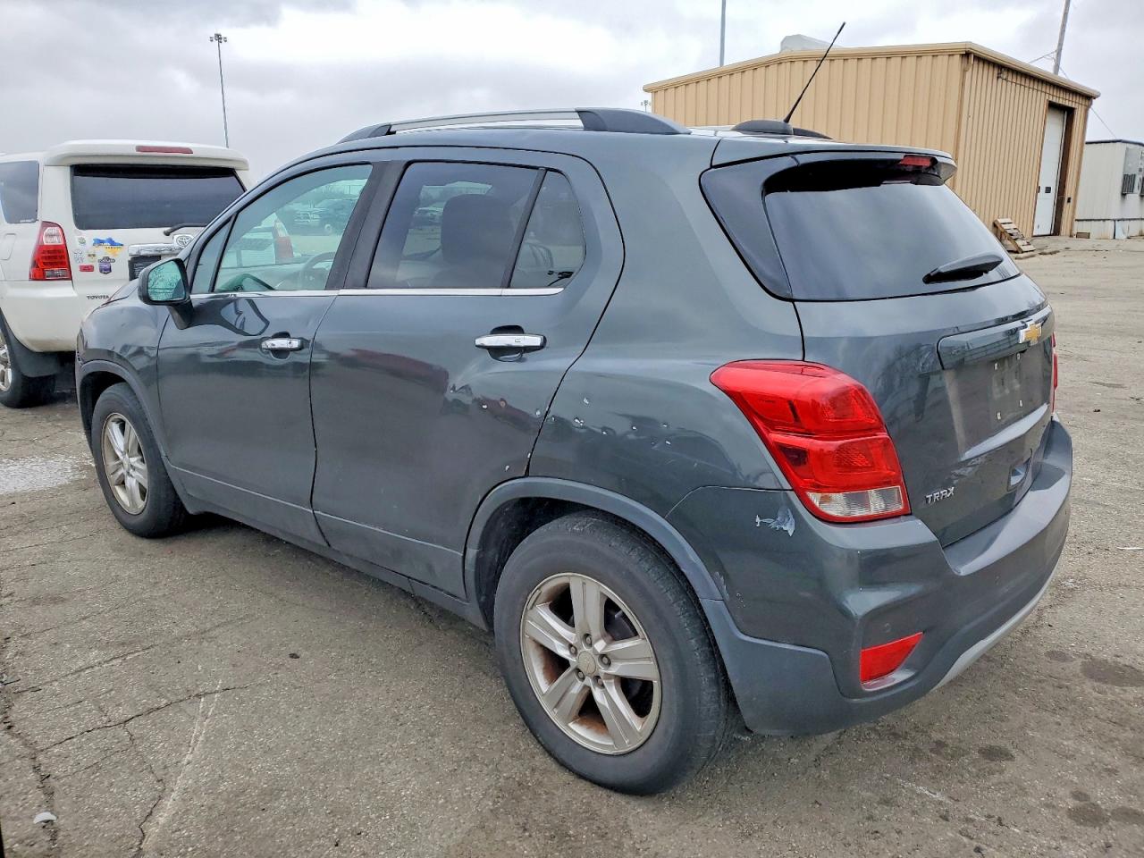 2017 CHEVROLET TRAX 1LT photo 4