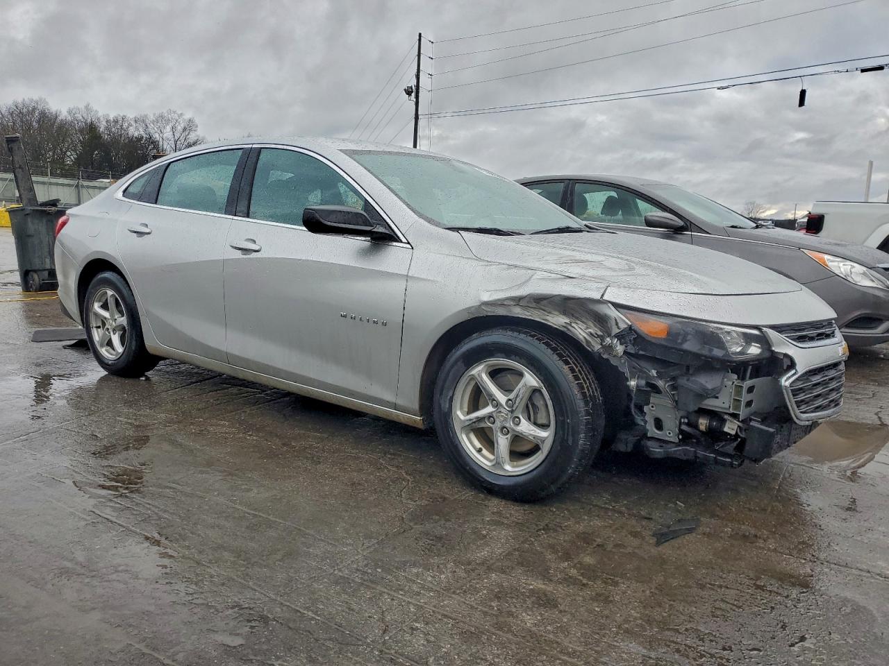 2018 CHEVROLET MALIBU LS photo 4
