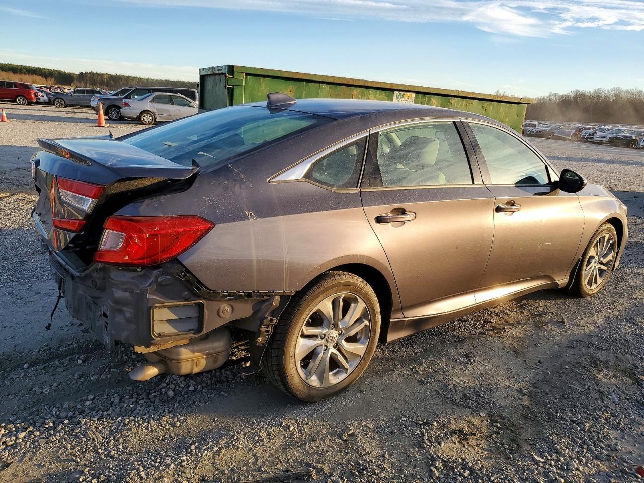 2018 HONDA ACCORD LX photo 3