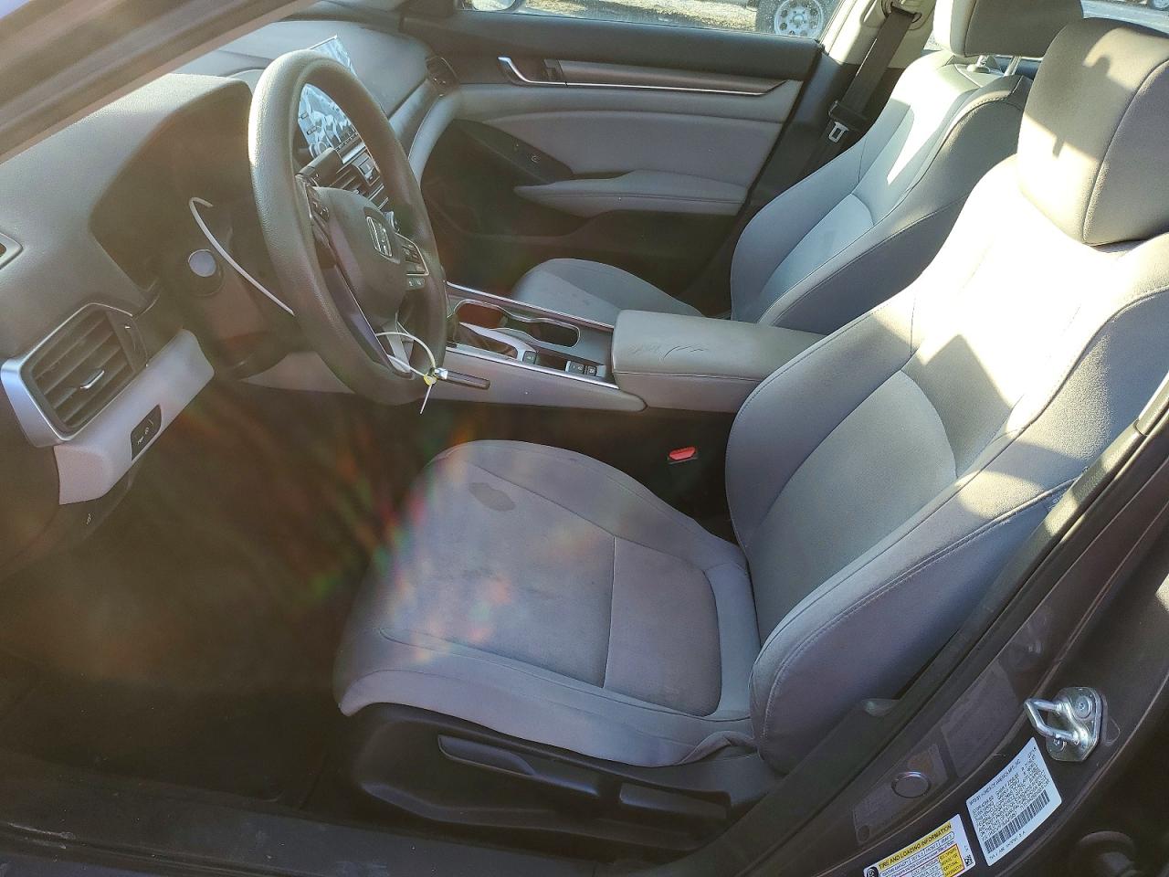 2018 HONDA ACCORD LX photo 7