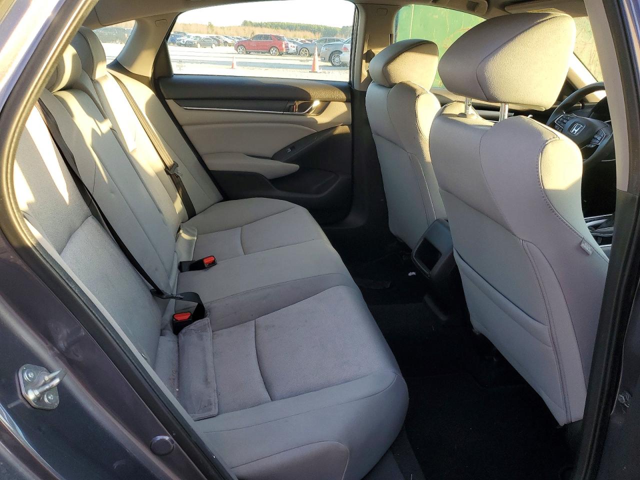 2018 HONDA ACCORD LX photo 10