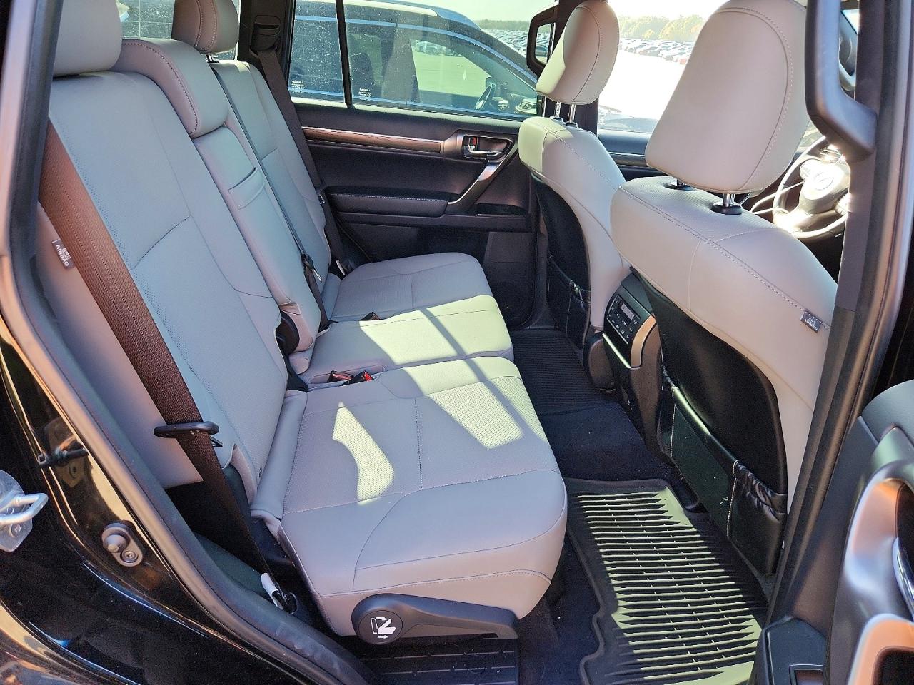 2023 LEXUS GX 460 photo 11