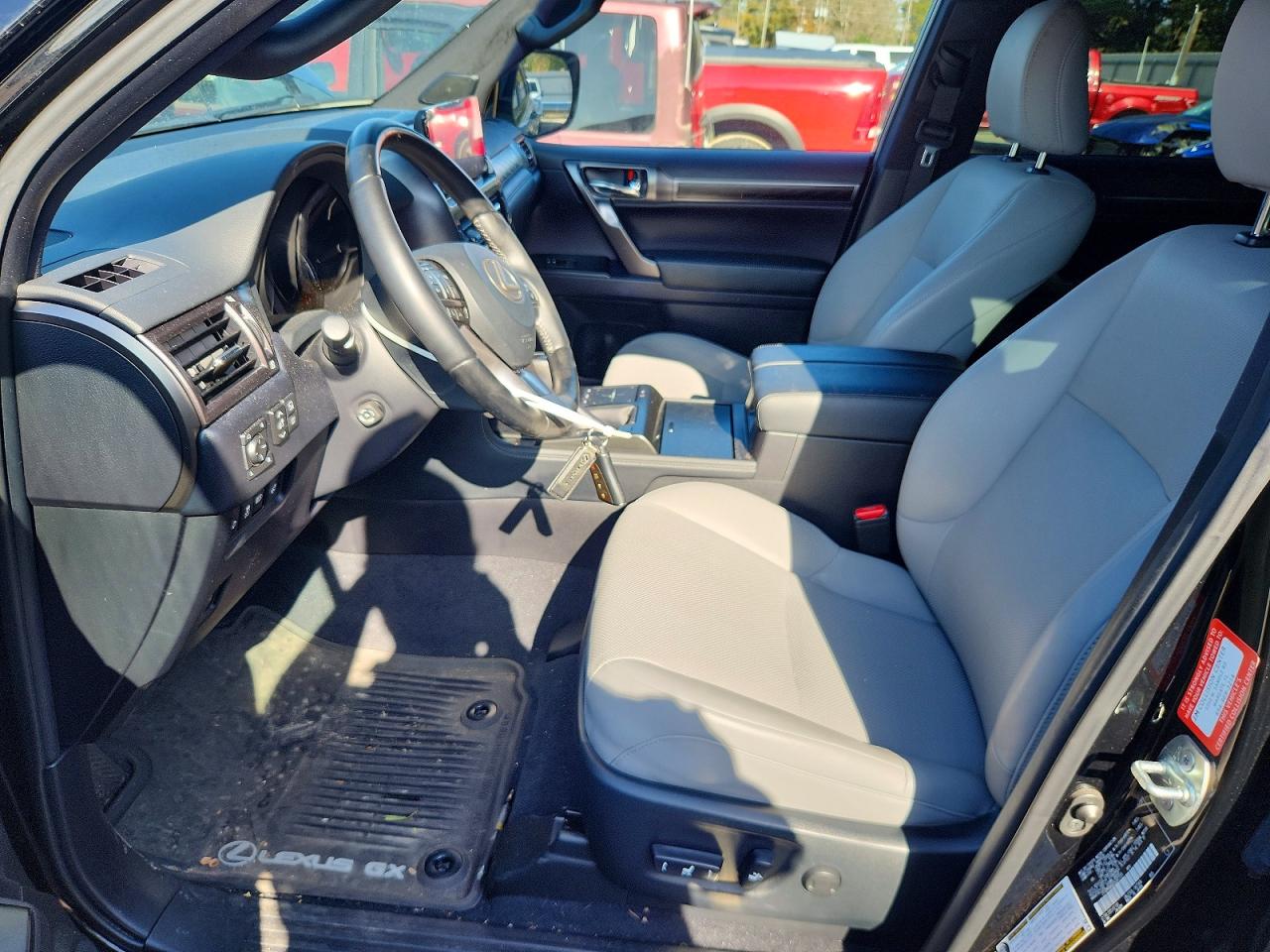 2023 LEXUS GX 460 photo 7