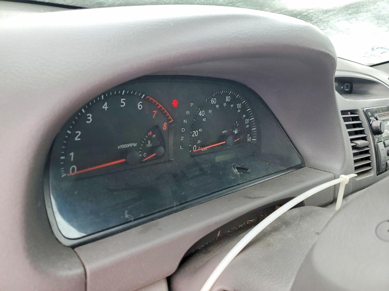 2004 TOYOTA CAMRY LE photo 9