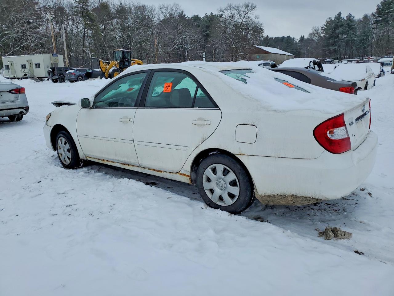 2004 TOYOTA CAMRY LE photo 2