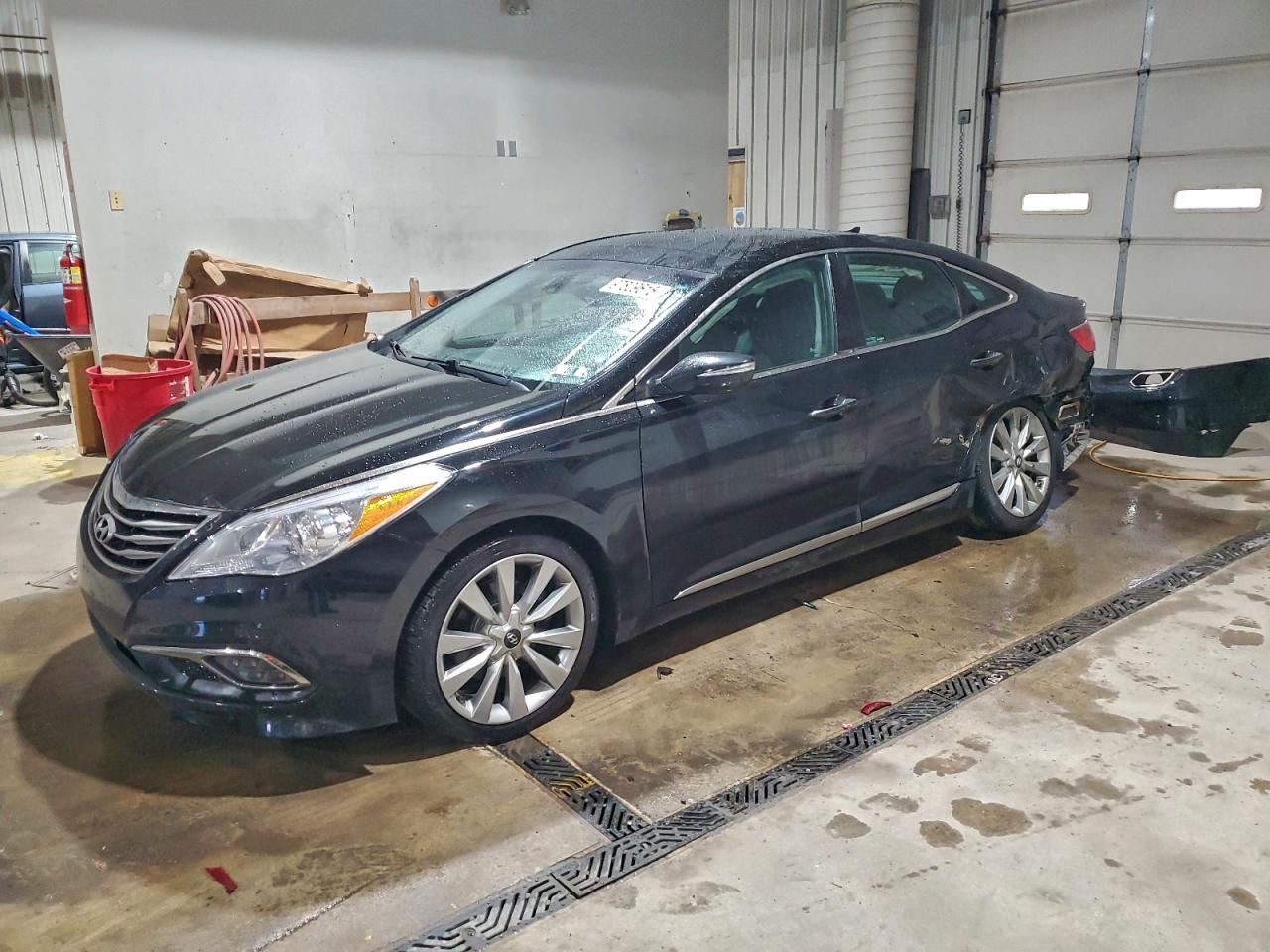 2017 HYUNDAI AZERA