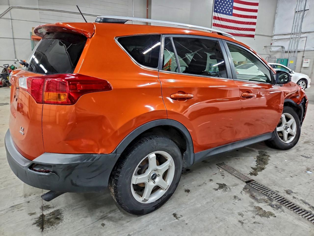 2015 TOYOTA RAV4 LE photo 3