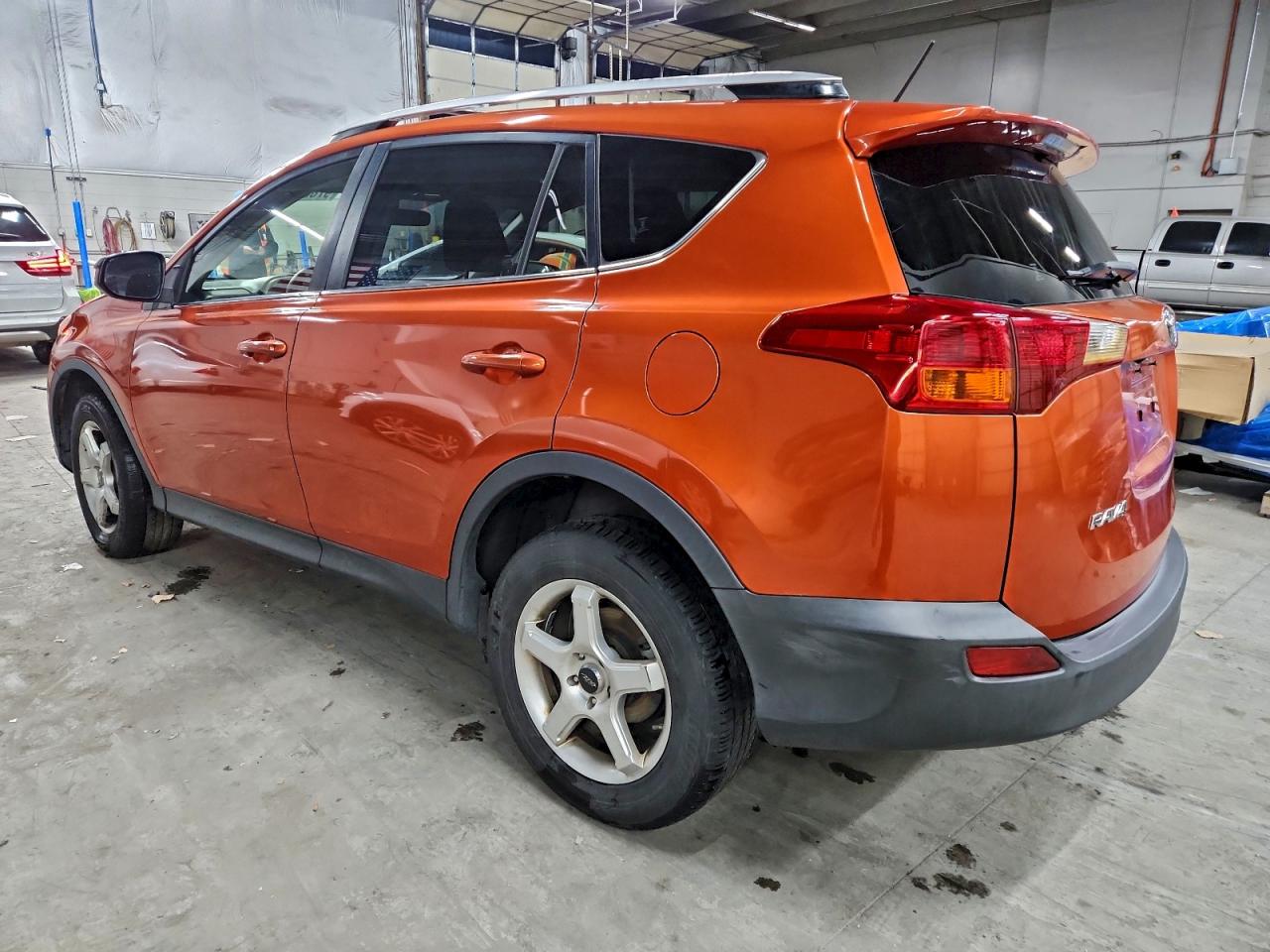 2015 TOYOTA RAV4 LE photo 2