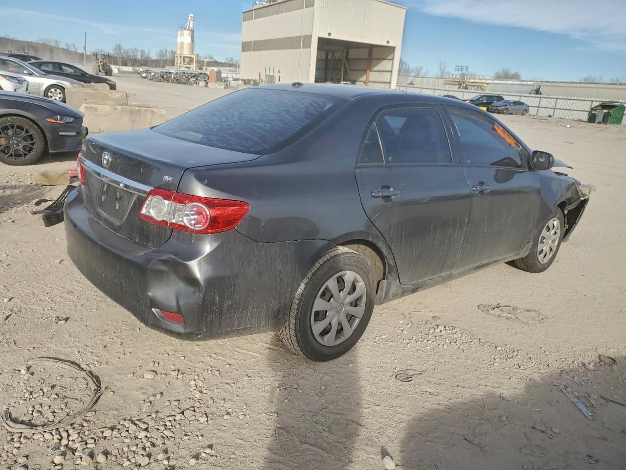 2011 TOYOTA COROLLA BASE photo 3