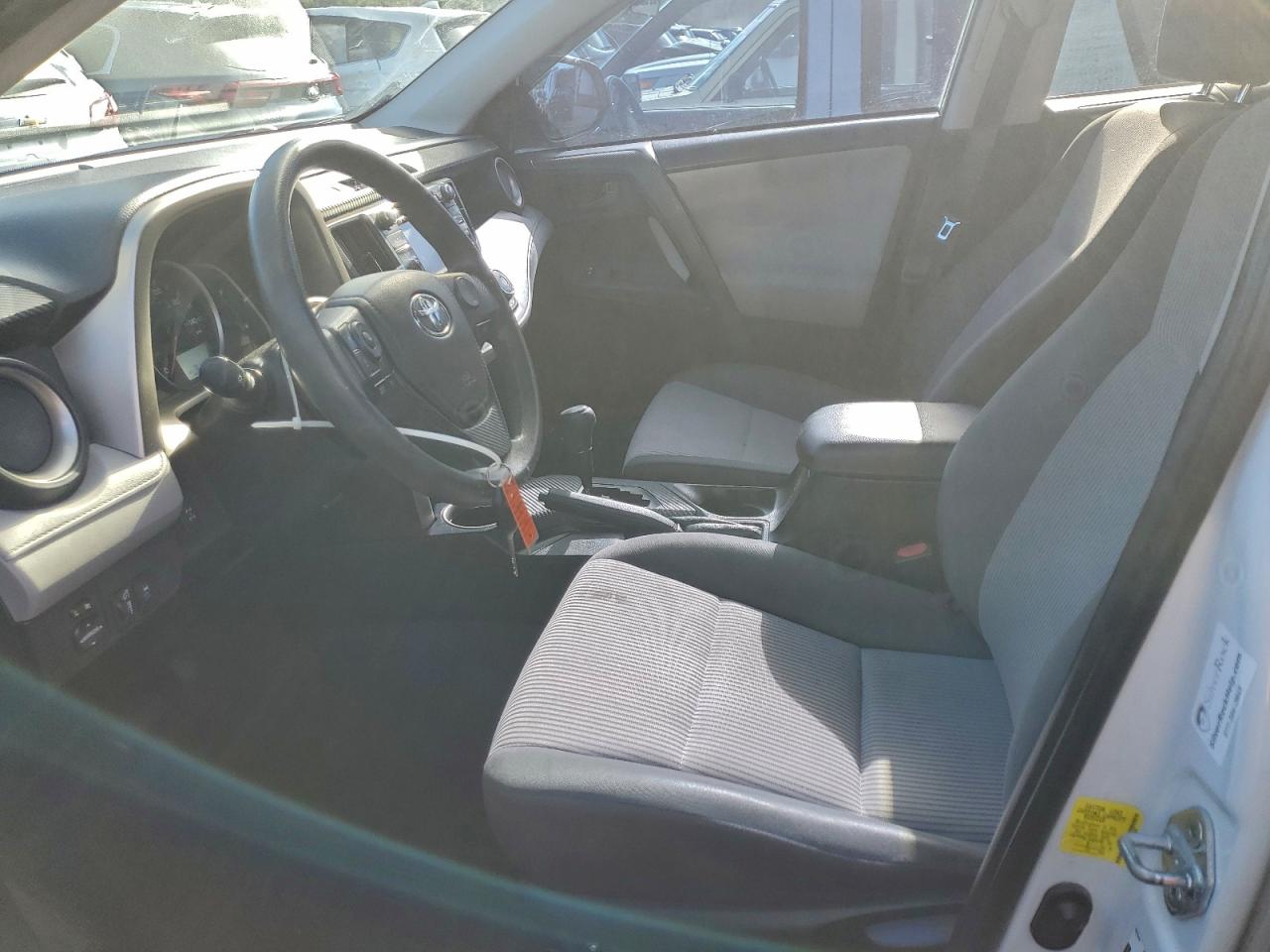 2015 TOYOTA RAV4 LE photo 7