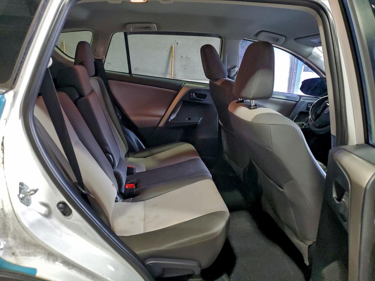 2015 TOYOTA RAV4 LE photo 10