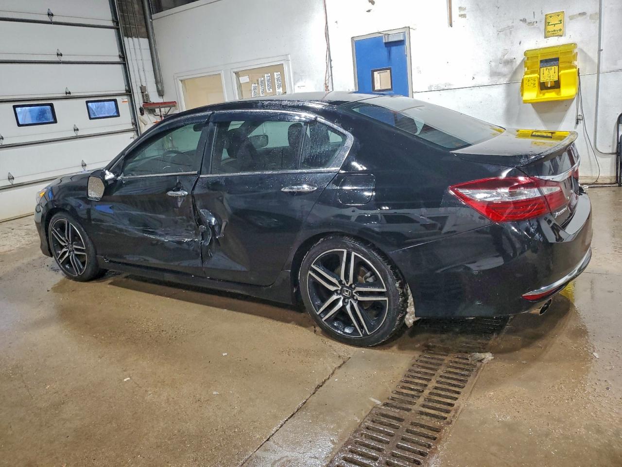 2016 HONDA ACCORD SPORT photo 2