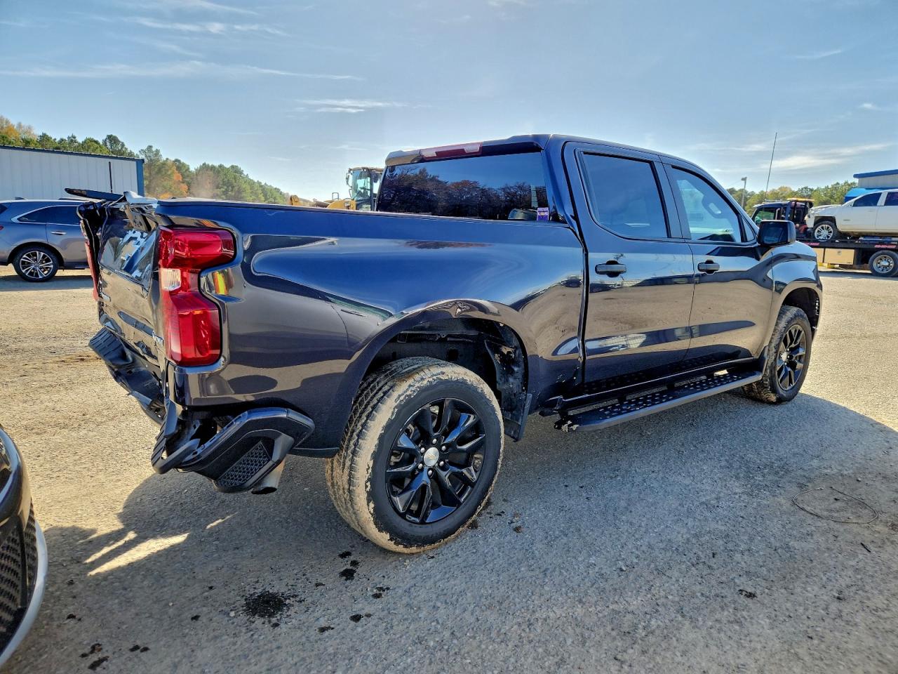 2023 CHEVROLET SILVERADO C1500 CUSTOM photo 3