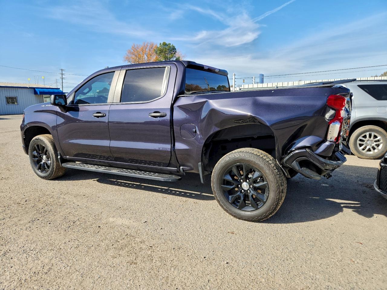 2023 CHEVROLET SILVERADO C1500 CUSTOM photo 2