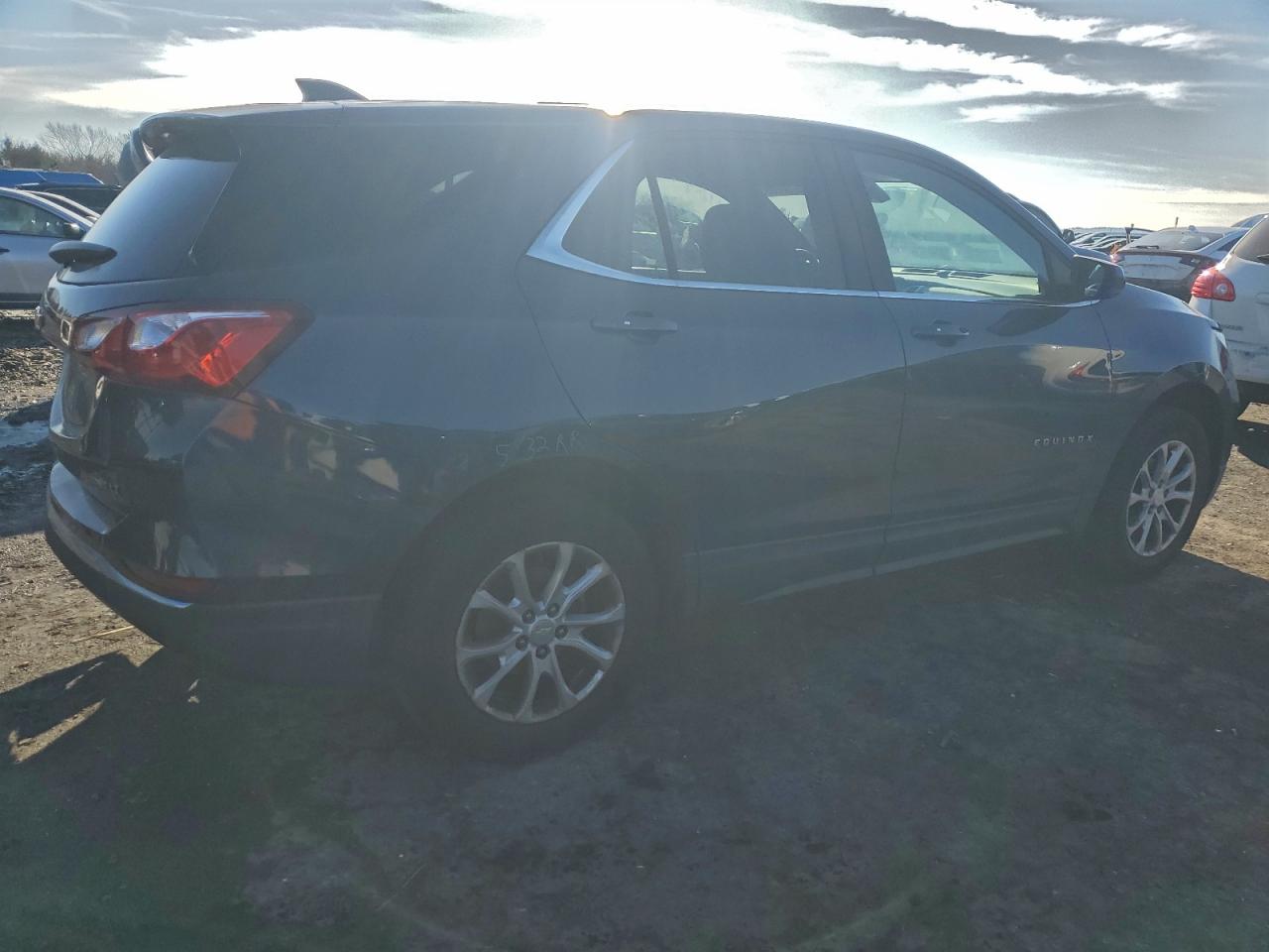 2018 CHEVROLET EQUINOX LT photo 3