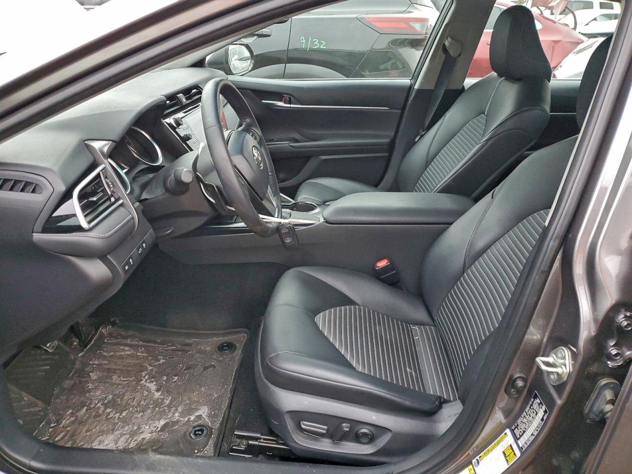 2018 TOYOTA CAMRY L photo 25