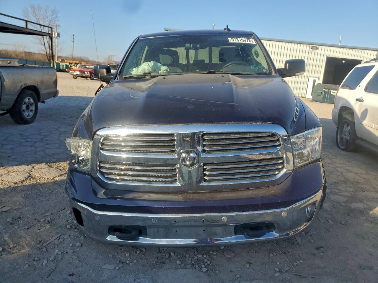 2016 RAM 1500 SLT photo 5