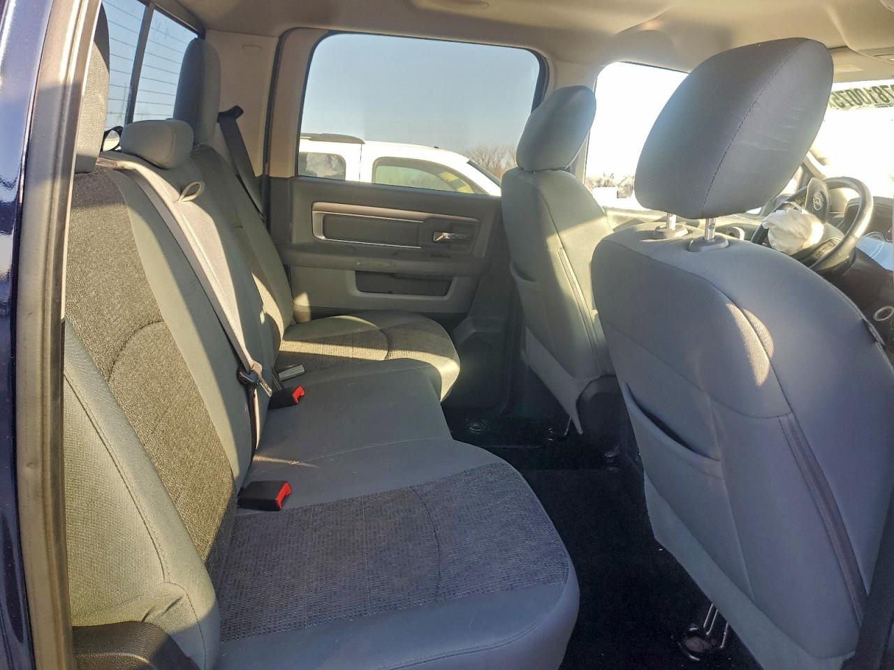 2016 RAM 1500 SLT photo 10
