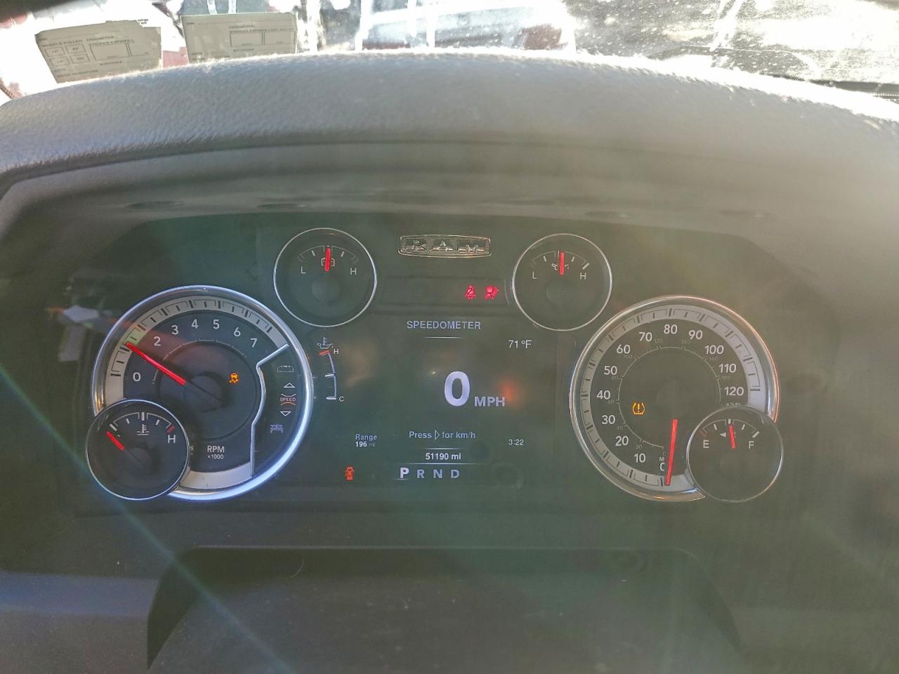 2016 RAM 1500 SLT photo 9