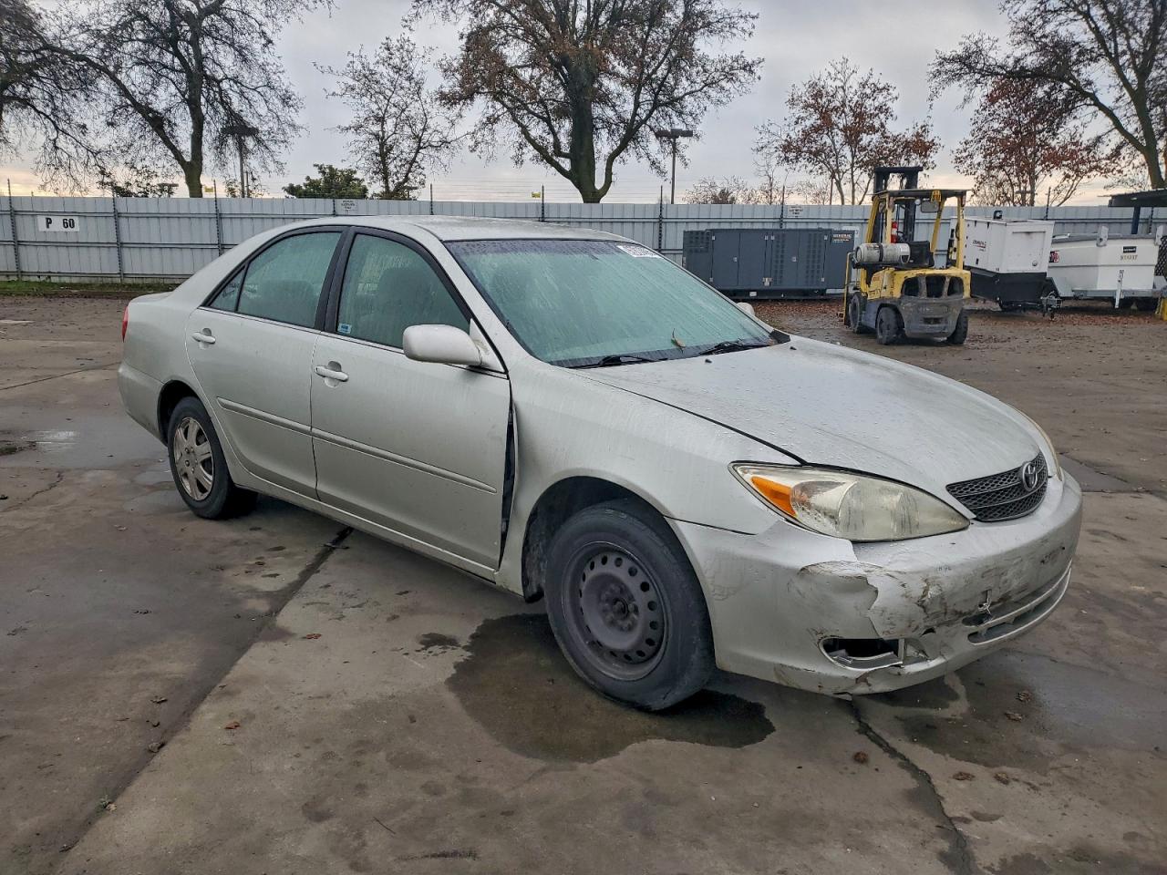 2003 TOYOTA CAMRY LE photo 4