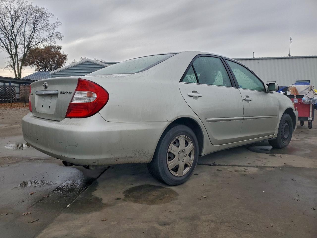 2003 TOYOTA CAMRY LE photo 3