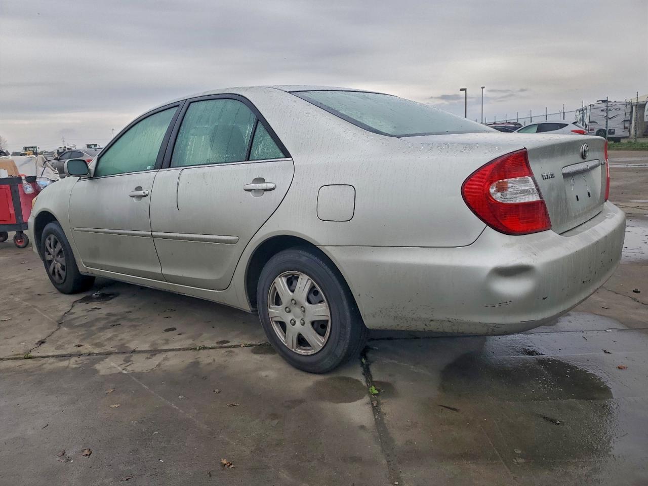 2003 TOYOTA CAMRY LE photo 2