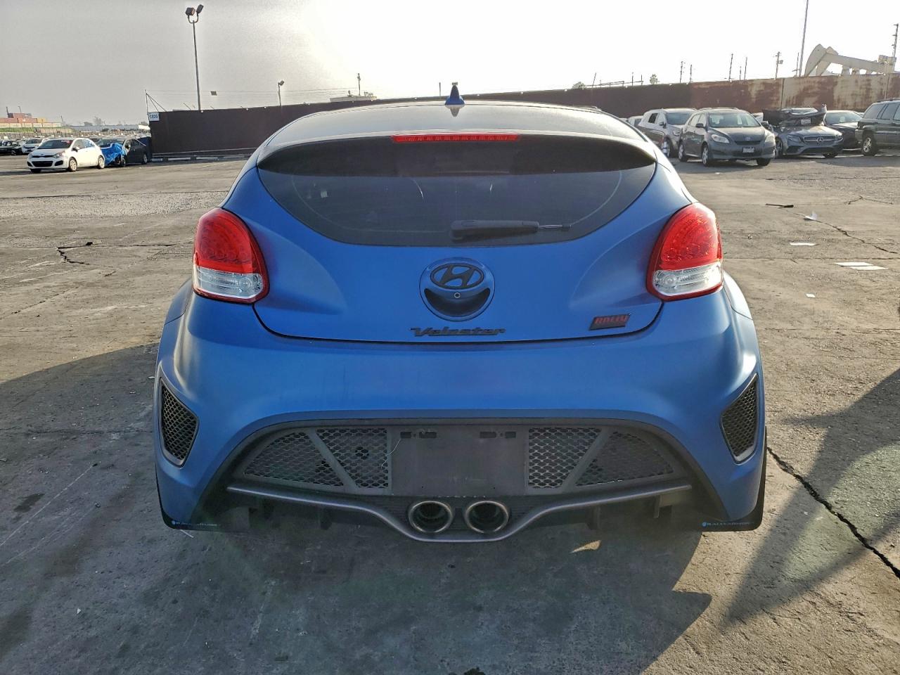 2016 HYUNDAI VELOSTER TURBO photo 6