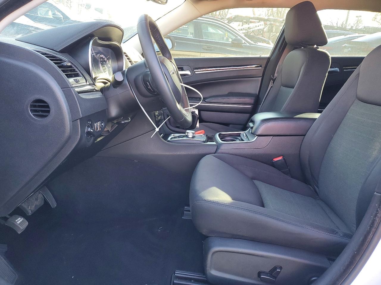 2023 CHRYSLER 300 TOURING photo 7