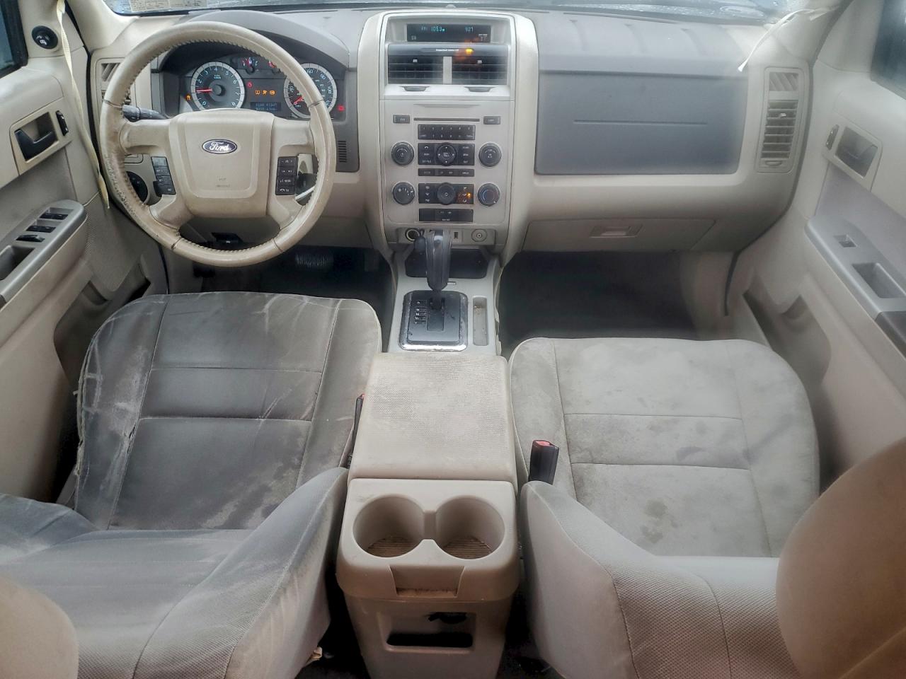 2010 FORD ESCAPE XLT photo 8